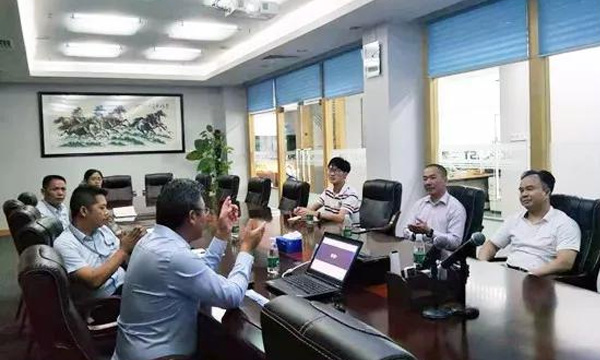 汉中市高新技术产业协会长安分会江新红会长一行莅临人生就是博官网参观调查