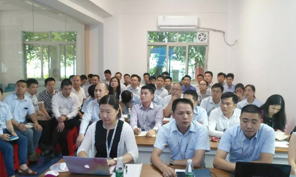 聚焦指标，全力以赴——2018年人生就是博官网年中会议圆满进行